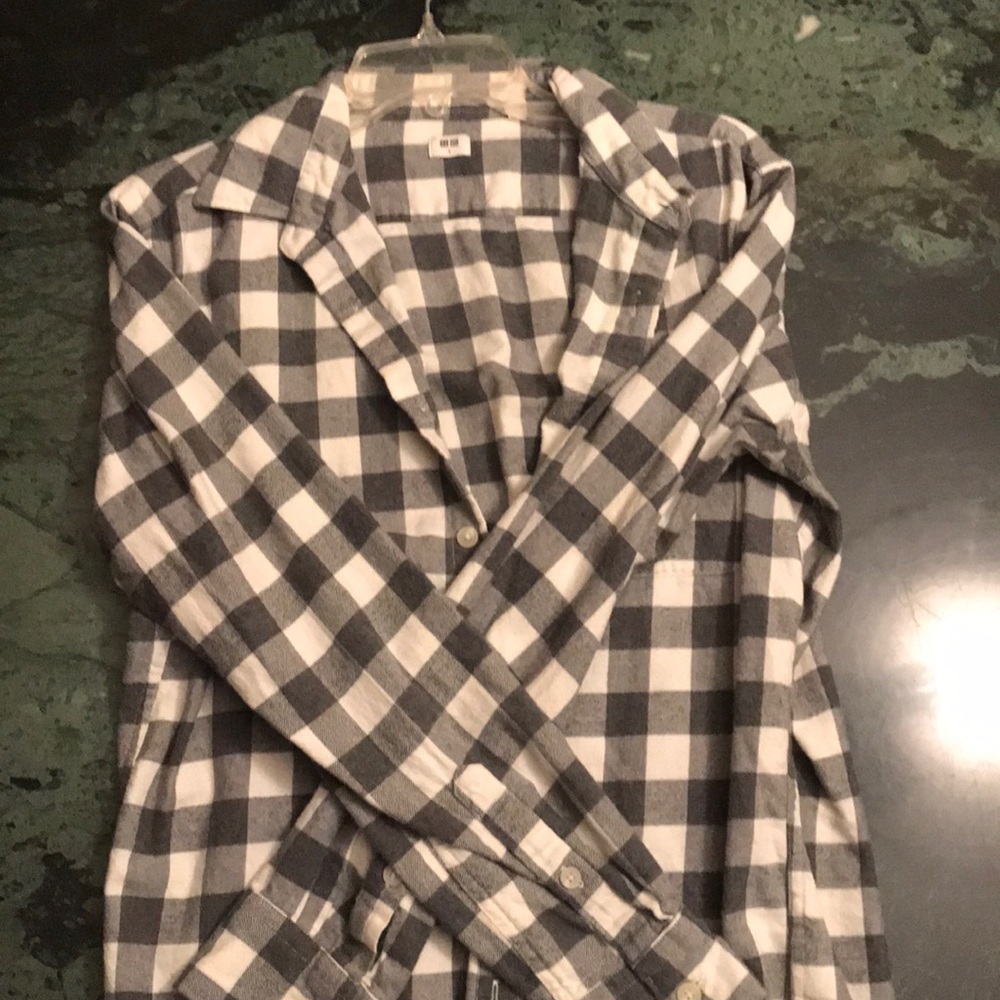 Plaid white and gray flannel